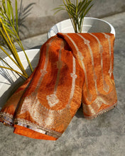 Load image into Gallery viewer, New Beautiful Wedding wear Two Tone Soft Banarasi Tissue Silk Bollywood Style Crushed Sarees