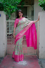 Load image into Gallery viewer, Rhapsodic Function Wear Jacquard Zari Weaving Work Kanchipuram Silk Saree With Ephemeral Blouse Piece