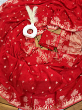 Load image into Gallery viewer, Glamorous Function Wear Viscose Silk Jacquard Border Fancy Designer Saree With Blouse Piece