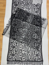 Load image into Gallery viewer, Splendorous Festive Wear Net Heavy Embroidery Work Fancy Saree With Blouse Piece