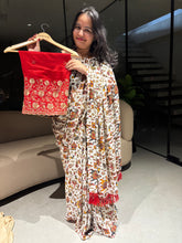 Load image into Gallery viewer, Desiring Function Wear Georgette Kalamkari Print n Beads Work Designer Saree With Contrast Blouse Piece