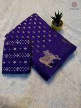 Load image into Gallery viewer, Attractive Party Wear Pure Soft Viscose Crape Silk Zari Chit Palllu n Pichwari Border Fancy Designer Saree With Blouse