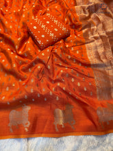 Load image into Gallery viewer, Attractive Party Wear Pure Soft Viscose Crape Silk Zari Chit Palllu n Pichwari Border Fancy Designer Saree With Blouse