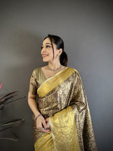 Load image into Gallery viewer, Charismatic Wedding Wear Kanjivaram Silk Rich Pallu Jacquard Border Designer Saree With Contrast Blouse Piece