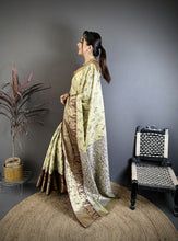 Load image into Gallery viewer, Splendorous Wedding Wear Kanjivaram Silk Rich Pallu With Jacquard Border Designer Sarre For Weeding