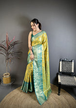 Load image into Gallery viewer, Splendorous Wedding Wear Kanjivaram Silk Rich Pallu With Jacquard Border Designer Sarre For Weeding