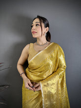 Load image into Gallery viewer, Charismatic Wedding Wear Kanjivaram Silk Rich Pallu Jacquard Border Designer Saree With Contrast Blouse Piece