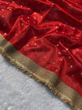 Load image into Gallery viewer, Alverina Function Wear Banarasi Tissue Silk Jaquard Zari Butti n Heavy lace Work Fancy Designer Saree For Women