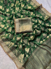 Load image into Gallery viewer, Redolent Wedding Wear Green Color Soft Banarasi Silk Jacquard Zari Weaving With Lace Border Work Fancy Designer Saree