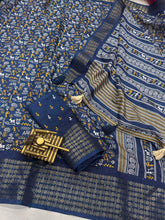 Load image into Gallery viewer, New Kalamkari Print Saree With Sequin & Zari Boder & Tussles in Pallu With Printed Blouse