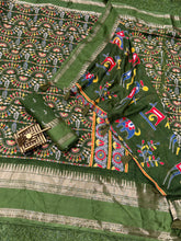 Load image into Gallery viewer, New Soft Denting Cotton Kalamkari Print Zari Border Tussles Work Printed Saree