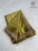 Load image into Gallery viewer, New Wedding Wear Golden Color Banarasi Tissue Silk Jacquared Zari Weaving n Lace Work Fancy Designer Saree