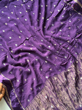 Load image into Gallery viewer, Elegant Festive Wear Pure Chinnon Zari Weaving With Rich Satin Border Saree For Wedding