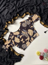 Load image into Gallery viewer, New Wedding Wear Pure Mul Cotton Jacquard Border with Tussles Work Fancy Designer Saree With Unstitched Blouse