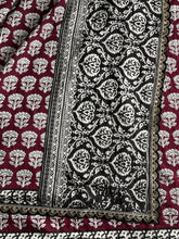 Load image into Gallery viewer, Glorious Black n Maroon Color Mul Cotton Print n Lace Work With Rich n Ikkat Pallu Designer Saree With Stunner Blouse Piece