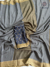 Load image into Gallery viewer, Charming Party Wear Malbhari Silk Printed Work With Golden Broad Border Fancy Designer Saree For Women