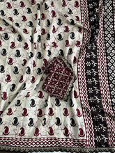 Load image into Gallery viewer, Blissful Party Wear Mul Cotton Print Sequence Lace n Rich Pallu Work Designer Saree With Stunner Blouse Piece