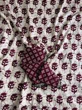 Load image into Gallery viewer, Charming Function Wear Mul Cotton Leaf Print Sequence Lace n Rich Pallu Work Designer Saree With Stunner Blouse Piece