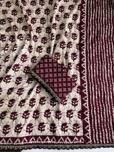 Load image into Gallery viewer, Charming Function Wear Mul Cotton Leaf Print Sequence Lace n Rich Pallu Work Designer Saree With Stunner Blouse Piece