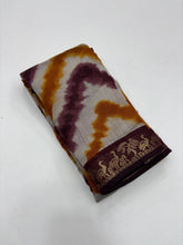 Load image into Gallery viewer, Luxuriant Leheriya Print n Jacquard Weaving Work Pure Mangalkari Viscose Saree With Fugacious Blouse Piece