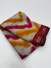 Load image into Gallery viewer, Luxuriant Leheriya Print n Jacquard Weaving Work Pure Mangalkari Viscose Saree With Fugacious Blouse Piece