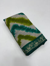 Load image into Gallery viewer, Luxuriant Leheriya Print n Jacquard Weaving Work Pure Mangalkari Viscose Saree With Fugacious Blouse Piece