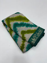 Load image into Gallery viewer, Luxuriant Leheriya Print n Jacquard Weaving Work Pure Mangalkari Viscose Saree With Fugacious Blouse Piece