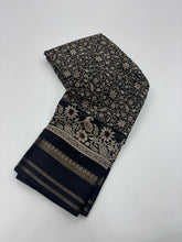 Load image into Gallery viewer, Charming Pure Soft Cotton Silk Print With Jacquard Border Work Saree With Blissful Blouse Piece