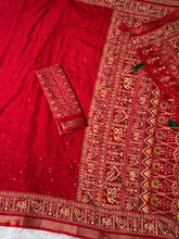 Load image into Gallery viewer, Entrancing Pure Mul Cotton Sequence With Ajrakh Prined Fancy Designer Saree With Gratifying Blouse Piece