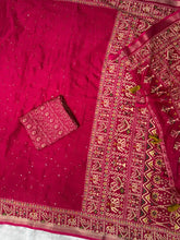 Load image into Gallery viewer, Entrancing Pure Mul Cotton Sequence With Ajrakh Prined Fancy Designer Saree With Gratifying Blouse Piece