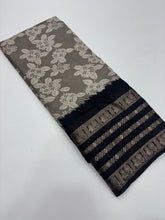 Load image into Gallery viewer, Magnificat Party Wear Pure Dola Silk Jacquard Weaving Border Rich Pallu Fancy Designer Saree For Women