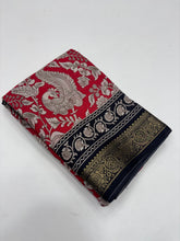 Load image into Gallery viewer, Enticing Soft Mul Cotton Print With Jacquard Weaving Border Work Fancy Designer Saree With Chatoyant Blouse Piece