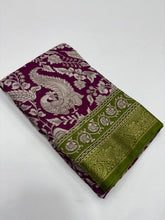 Load image into Gallery viewer, Enticing Soft Mul Cotton Print With Jacquard Weaving Border Work Fancy Designer Saree With Chatoyant Blouse Piece