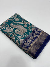 Load image into Gallery viewer, Enticing Soft Mul Cotton Print With Jacquard Weaving Border Work Fancy Designer Saree With Chatoyant Blouse Piece