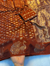 Load image into Gallery viewer, New Wedding Wear Pure Soft Viscose Dola Crape Silk Jacquard Zari Chit Palllu Work Fancy Designer Saree With Blouse