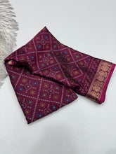 Load image into Gallery viewer, Classic Function Wear Soft Dola Silk Kalamkari Print Mangalkari Zari Border Fancy Designer Saree With Blouse Piece