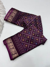 Load image into Gallery viewer, Classic Function Wear Soft Dola Silk Kalamkari Print Mangalkari Zari Border Fancy Designer Saree With Blouse Piece