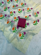 Load image into Gallery viewer, Charismatic Wedding Wear Soft Crunchy Silk Embroidery Thread Matching Work Saree With Contrast Blouse Piece