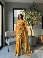 Load image into Gallery viewer, Fantabulous Party Wear Chiffon Embroidery n Cutwork Border Designer Saree For Wedding