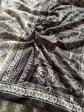 Load image into Gallery viewer, Splendorous Function Wear Soft Mul Cotton Jacquard Border Rich Pallu Fancy Desinger Saree With Blouse Piece