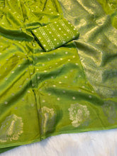 Load image into Gallery viewer, Dazzling Party Wear Pure Viscose Dola Silk Jacquard Border Fancy Designer Saree With Blouse