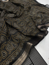 Load image into Gallery viewer, Desirable Festive Wear Pure Soft Viscose Dola Silk Zari Weaving Border Fancy Designer Saree With Blouse Piece