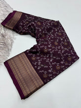 Load image into Gallery viewer, Opulent Festive Wear Pure Soft Dola Silk Jacquard Border Pich Pallu Designer Saree With Elegant Blouse Piece