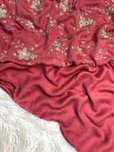 Load image into Gallery viewer, Stunning Party Wear Rangoli Crush Silk Fancy Designer Saree With Heavy Beeds Work Blouse