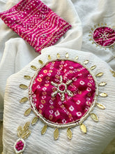 Load image into Gallery viewer, Luxurious Party Wear Off White Color Pure Crush Georgette Chiffon HandWork Fancy Designer Saree With Contrast Blouse Piece