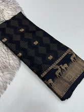 Load image into Gallery viewer, Confounding Festive Wear Pure Soft Georgette Silk Jacquard Border Rich Pallu Designer Saree With Blouse Piece