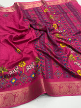 Load image into Gallery viewer, Traditional Party Wear Soft Dola Silk Jacquard Design Zari Border Fancy Saree With Blouse Piece