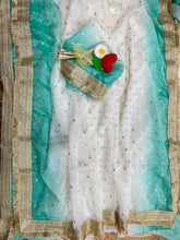 Load image into Gallery viewer, Confounding Festive Wear Silk Zari Weaving Work With Golden Border Saree For Occasion