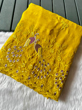 Load image into Gallery viewer, Splendorous Party Wear Crunchy Chiffon Silk Embroidery n Scalloped Cut Work Border Designer Saree With Blissfull Blouse Piece