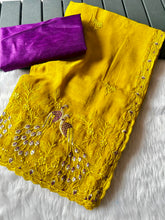 Load image into Gallery viewer, Splendorous Party Wear Crunchy Chiffon Silk Embroidery n Scalloped Cut Work Border Designer Saree With Blissfull Blouse Piece